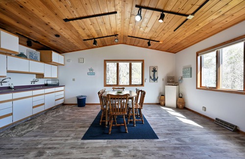 Herbster House | Lake Superior Direct Lakefront! Early September Weekend Openings!