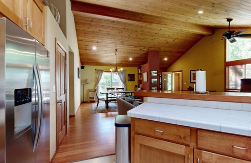 Comstock Acres Cabin | Lake Tahoe Cabin with Hot Tub, Private Studio, Garage & Yard - Near Resorts