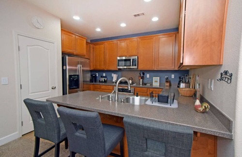 Reno House | Lake Tahoe/Reno, 4 BR, Full Kitchen, King Bed