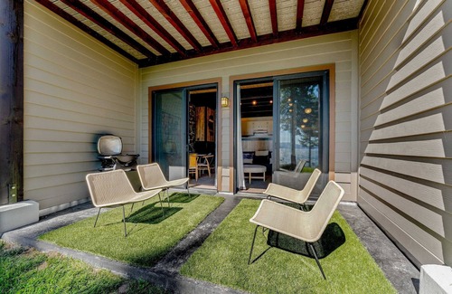Brockway Condo | Lake Tahoe Vacation Rental w/Patio & Pool Access