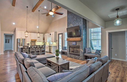 Quinlan House | Lake Tawakoni Access: Home w/Game Room!