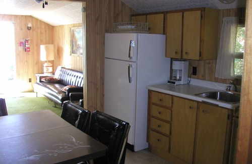 Temagami Resort | Lake Temagami Cottage Rentals - Cottage #8 - Parkdale