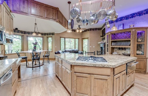 Proctor House | Lake Tenkiller Family Friendly Estate on the Illinois River - Making Memories!