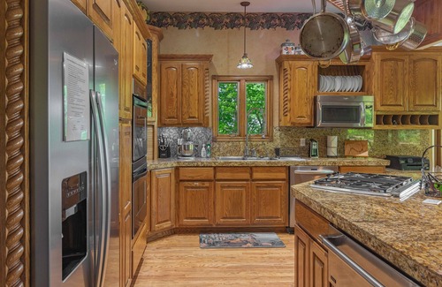 Proctor House | Lake Tenkiller Family Friendly Estate on the Illinois River - Making Memories!