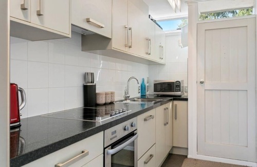 Two Mile Bay House | Lake Terrace Apartment