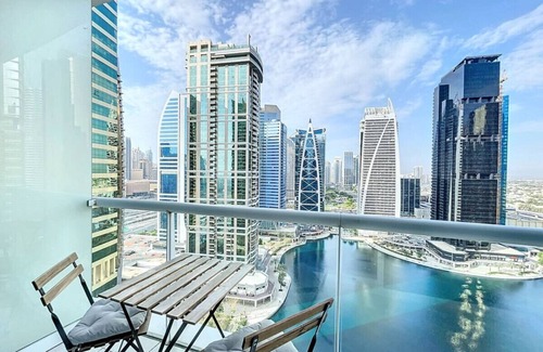 Jumeirah Lake Towers Apartment | Lake Terrace - Vibrant Studio