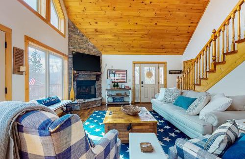 New Tazewell House | Lake Therapy Hideaway