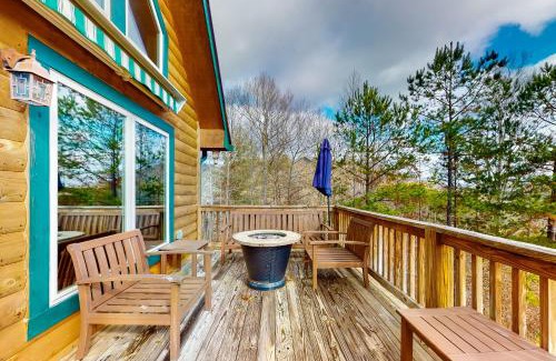 New Tazewell House | Lake Therapy Hideaway
