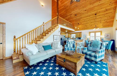 New Tazewell House | Lake Therapy Hideaway