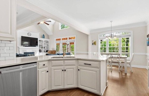 Wise House | Lake Therapy | Waterfront | Pet-friendly