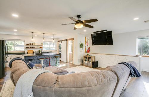 Hayden Lake Apartment | Lake-View Apt with Furnished Deck in Hayden!