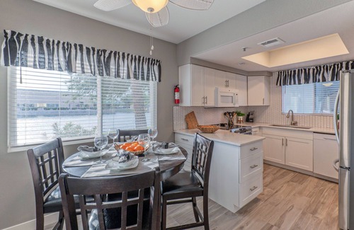 Chandler Condo | LAKE View Condo: Comm Htd POOL, Spa, Pickleball Cts, King Beds & TVs Both BRs
