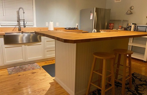 Highland House | LAKE VIEW COTTAGE GETAWAY