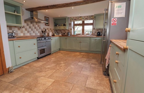 Market Drayton Cottage | Lake View Cottage