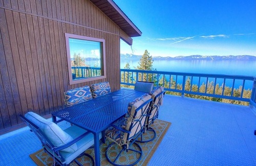 Glenbrook House | Lake View Glen 4 Bedroom Home by RedAwning
