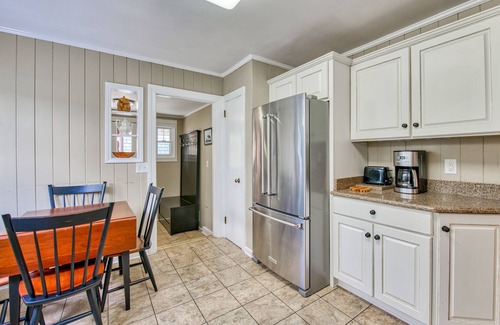 Lake Junaluska House | Lake-View Home & Carriage House - Pool, WiFi, 2 Full Kitchens, AC & Free Parking