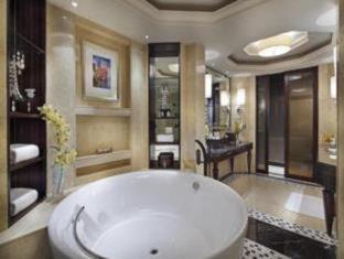 Panjiayuan Hotel | Lake View Hotel