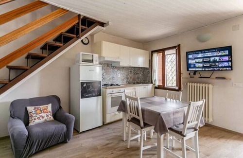 Castel di Tora Apartment | LAKE VIEW HOUSE 4-6 SEATS LAKE HOLIDAY IT