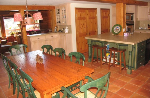 Lake Forest House | Lake View in Dollar Point. Dogs OK. 4 Bedroom plus Loft. 5 min to Beach. 600mbs.