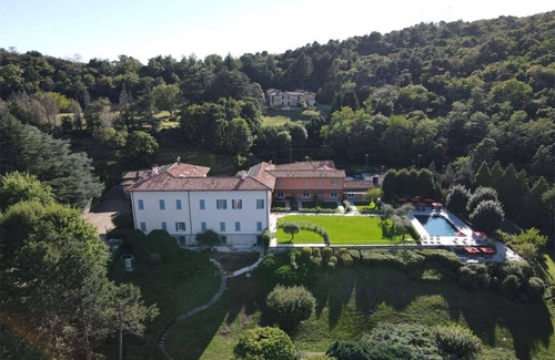 Como Apartment | Lake View Loft in a Villa with swimming pool and tennis court