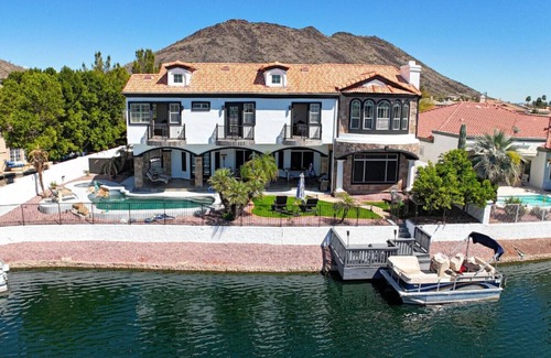 Arrowhead Lakes House | Lake View Luxury Castle Retreat