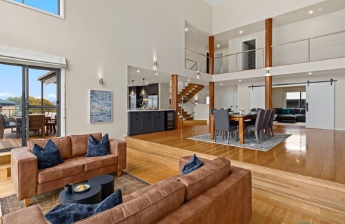 East Jindabyne House | Lake View Retreat is your very own lakeside sanctuary