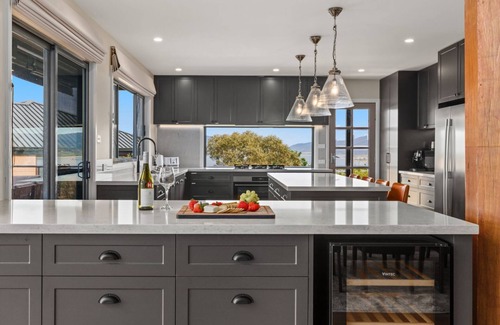 East Jindabyne House | Lake View Retreat is your very own lakeside sanctuary