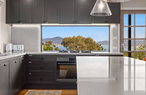 East Jindabyne House | Lake View Retreat is your very own lakeside sanctuary