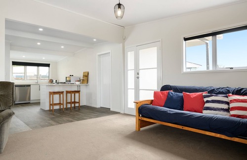 Mangakino House | LAKE VIEW RETREAT - Relax, Unwind, & Make Memories