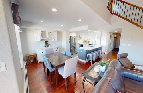 Frisco Condo | Lake View! Updated Penthouse! Elevator, Hot Tub. Walk/Drive to Dining, Marina