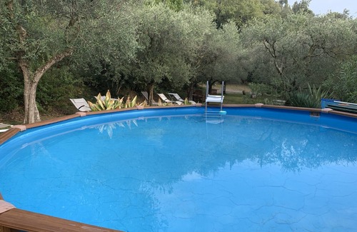 Garda House | Lake view villa surrounded by greenery