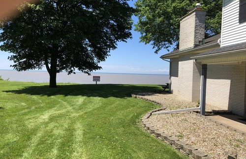 Lorain House | Lake views and Sunsets for Days