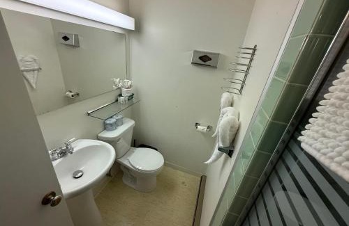 Kenora Hotel | Lake-Vu Motel