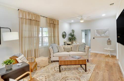 Lake Wales House | Lake Wales Vacation Rental with Screened-In Porch!