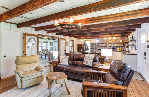 Camden Cottage | Lake Wateree Retreat: Dock & Screened Porch!