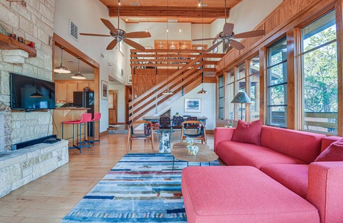 Morgan Cabin | Lake Whitney Cabin w/Hot Tub & Fire Pit!