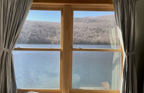 Orleans Cottage | Lake Willoughby Waterfront Cottage