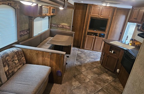 Birdseye House | lakefront 2 bedroom rv at Whispering meadows at patoka lake