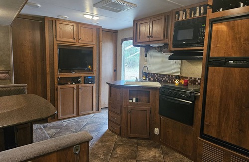 Birdseye House | lakefront 2 bedroom rv at Whispering meadows at patoka lake