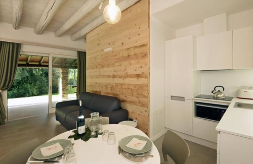 Toscolano Maderno Apartment | Lakefront Apartment "Al Segnavento Roccafredda" with Pool, Wi-Fi & Garden