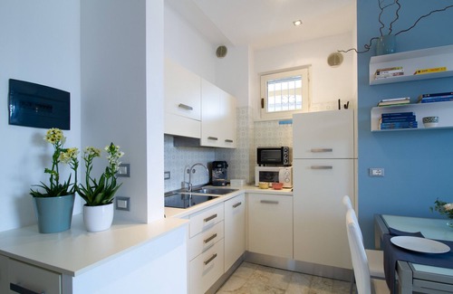 Manerba del Garda Apartment | Lakefront Belvedere, directly on the beach