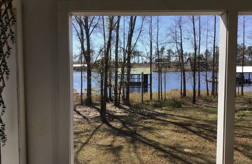 Donalsonville House | Lakefront beauty with boat lift.