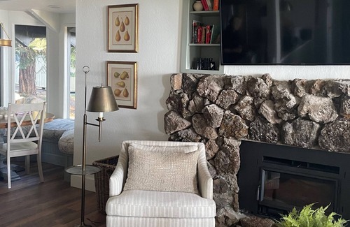 Lake Almanor West Cabin | Lakefront Beauty with Private Dock and Buoy - LAW Prime Location