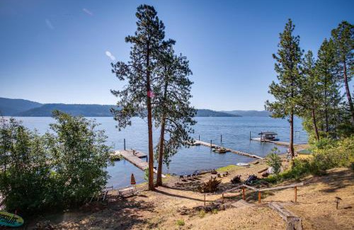 Rockford Bay House | Lakefront Bliss Coeur dAlene Cabin with Dock!