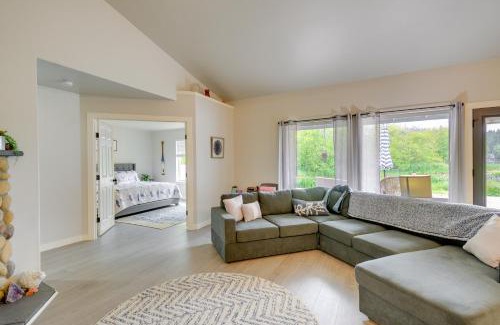 West Hills House | Lakefront Bremerton Vacation Rental with Hot Tub!