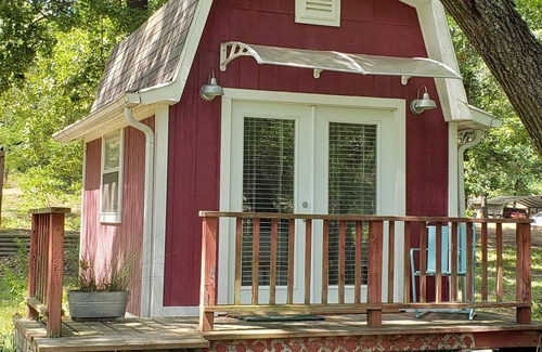 Murchison Cabin | Lakefront Cabin near Canton, Ben Wheeler and Edom