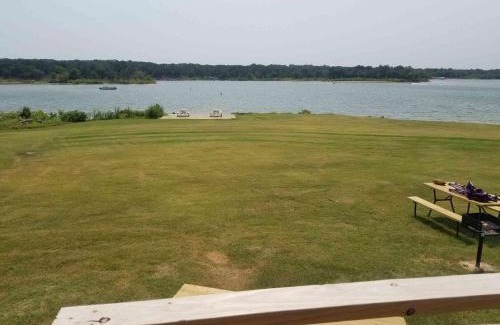 Mead House | Lakefront Cabin - South of the Border - 13