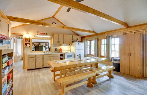 Backus Cabin | Lakefront Cabin w/Deck, Games, & Views!