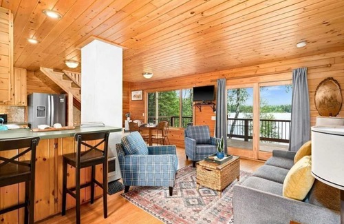 Duluth Cabin | Lakefront Cabin w/Summer Bunkhouse/June-AugnSleeps 10/Sept-May Sleeps up to 6