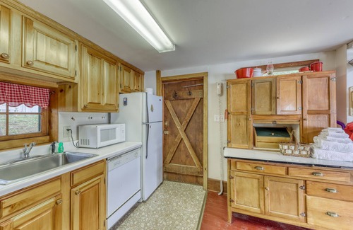 Chestertown House | Lakefront cabin with beautiful views, lake and beach access